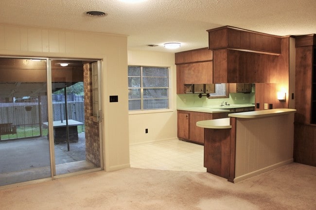 Photo - 1700 Ellen St