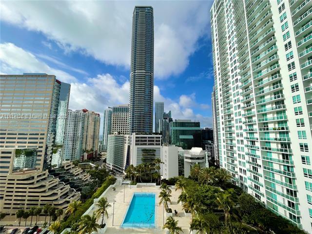 Photo - 950 Brickell Bay Dr