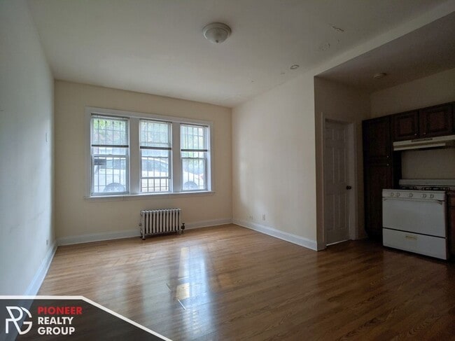 Building Photo - 2600 N Kimball Ave Unit 305