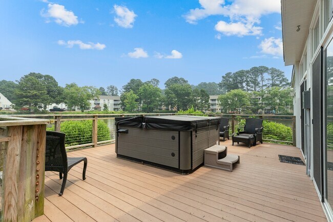 Linkhorn Bay Apartments