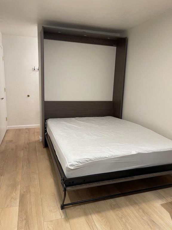 Photo - 2515 N Harvey Ave