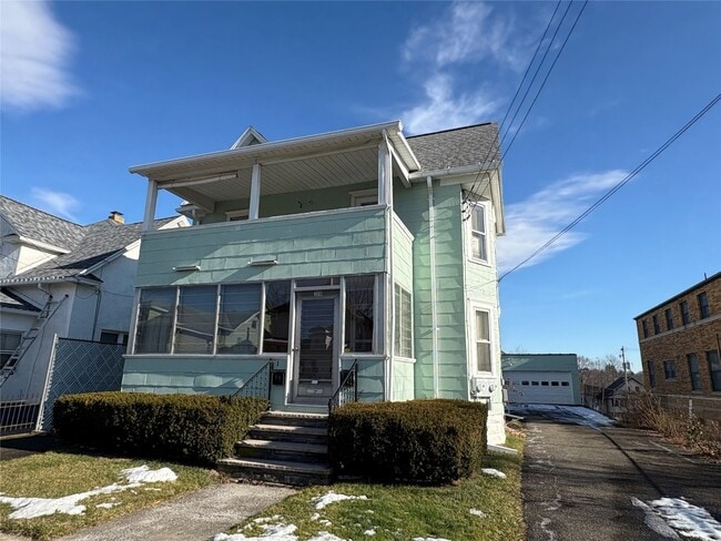 Building Photo - 308 Odell Ave Unit 1st floor
