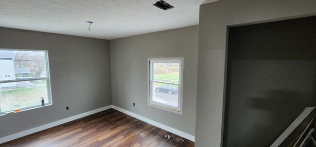 Photo - 429-431 Bolander