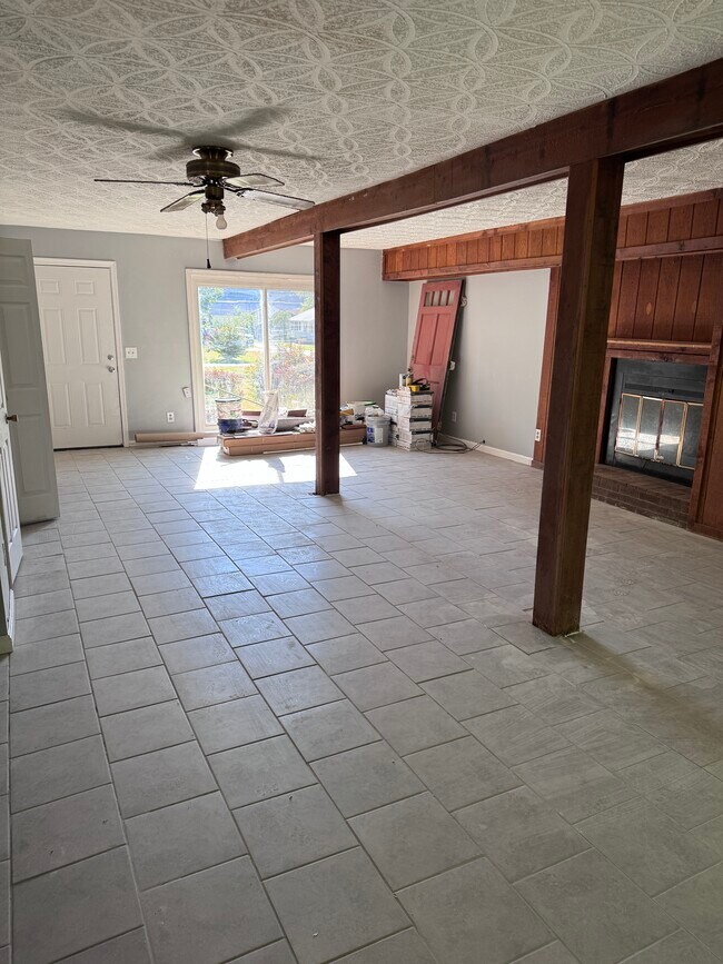 Living Room - 107 Richmond Hill Est