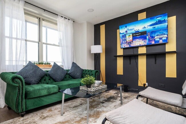 Photo - 300 W Peachtree St NW Unidad ID1299377P