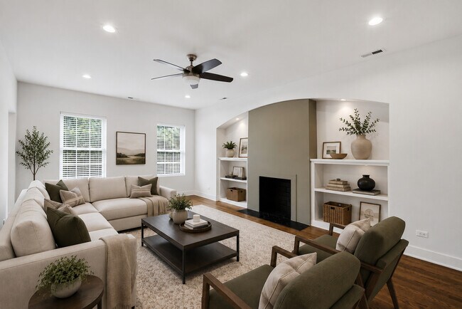 Photo - 6914 N Sheridan Rd