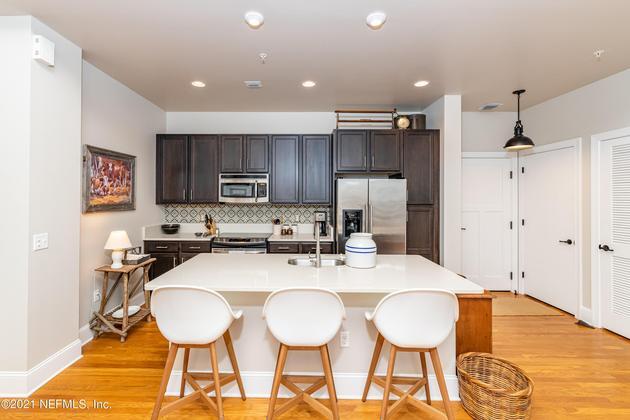 Kitchen - 2525 College St Unit 1112