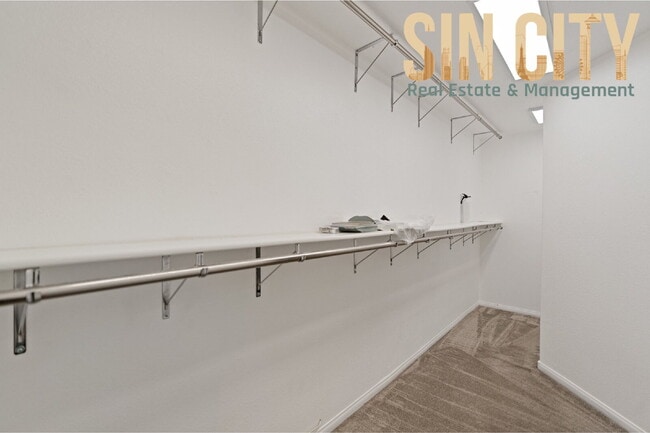 Photo - 497 Fiddlehead Ave