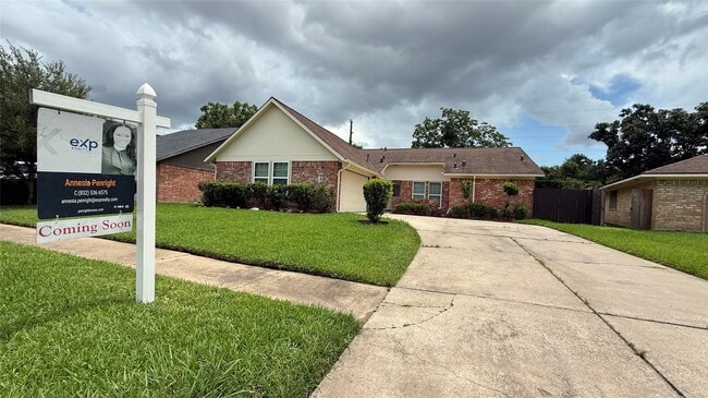 Building Photo - 8110 Streamside Dr Rental