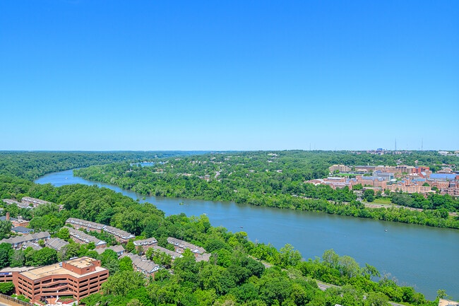Rosslyn Towers