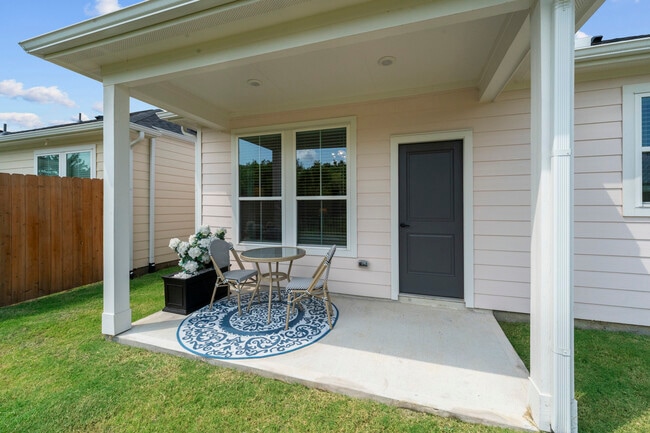 The Cottage Green Tomball