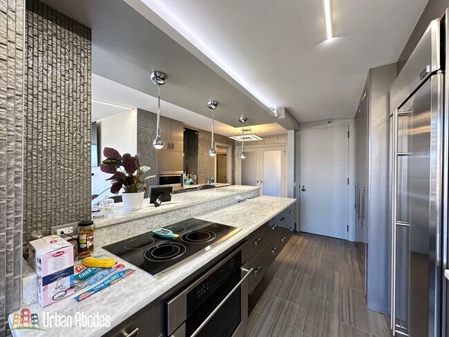 Photo - 1230 N State Pky Unidad A00K