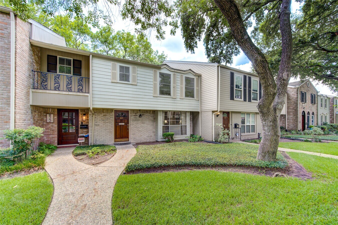 Photo - 824 Wax Myrtle Ln