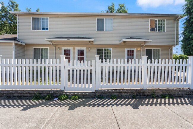 Photo - 1936 SE 162nd Ave Apartment Unit B