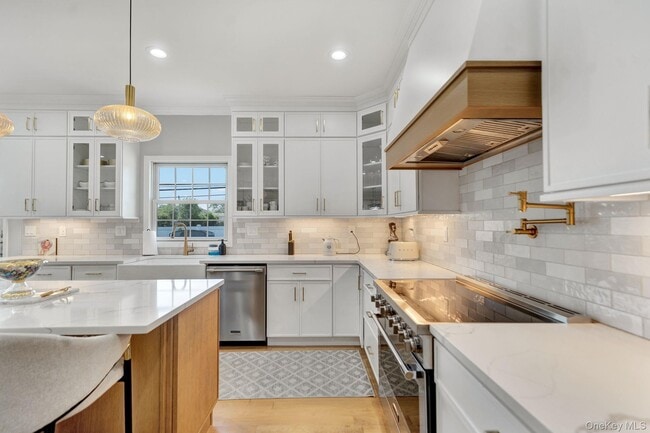 Photo - 2245 Plumtree Rd N