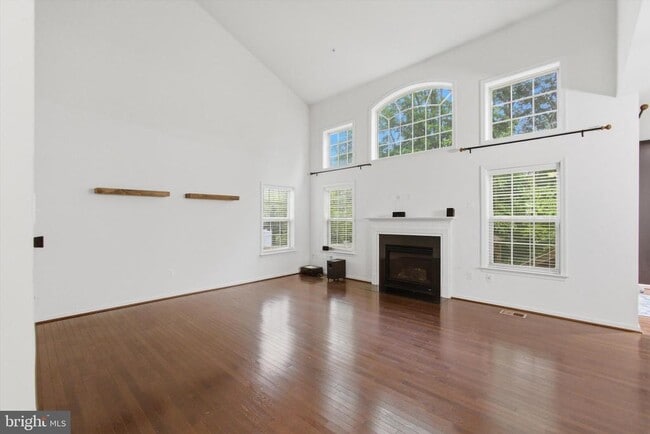 Photo - 7585 Holly Ridge Dr