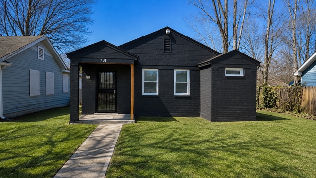 Building Photo - 731 David St