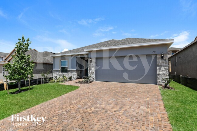 Photo - 705 Blackstone St