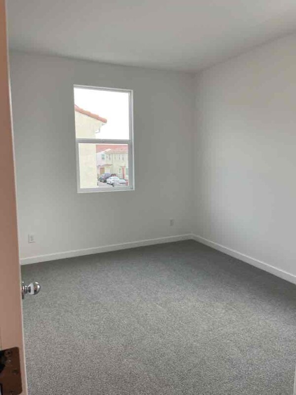 Photo - 5301 E Commerce Way