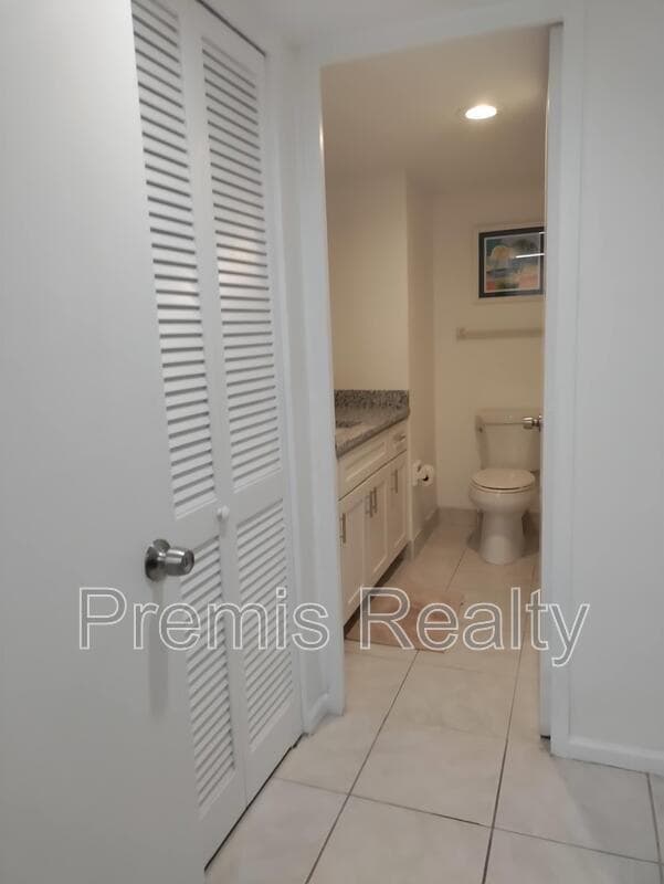 Photo - 880 Mandalay Ave