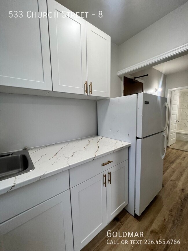 Photo - 1 Bedroom With Private Balcony Located Close to Downtown Unité 8