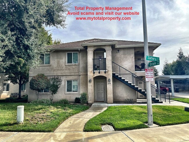 Building Photo - 2806-2806 N Zachary St Unit 2800