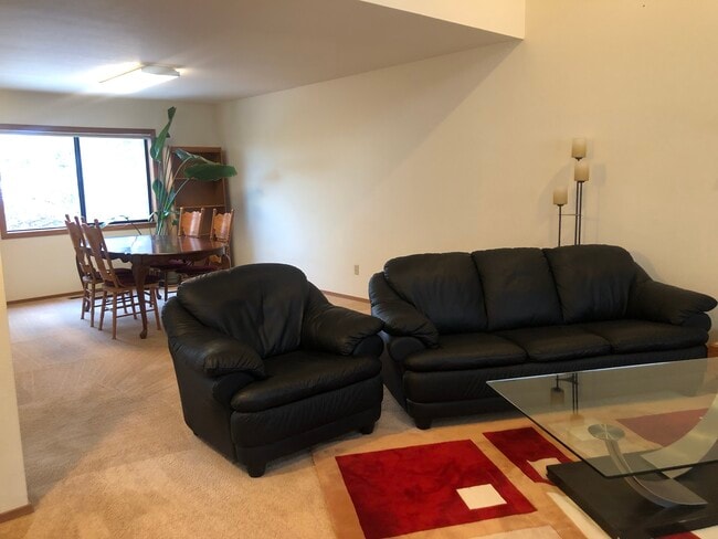 Photo - 715 SW Staley Dr