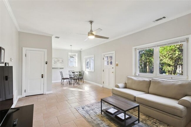 Photo - 653 Somerset Terrace NE House