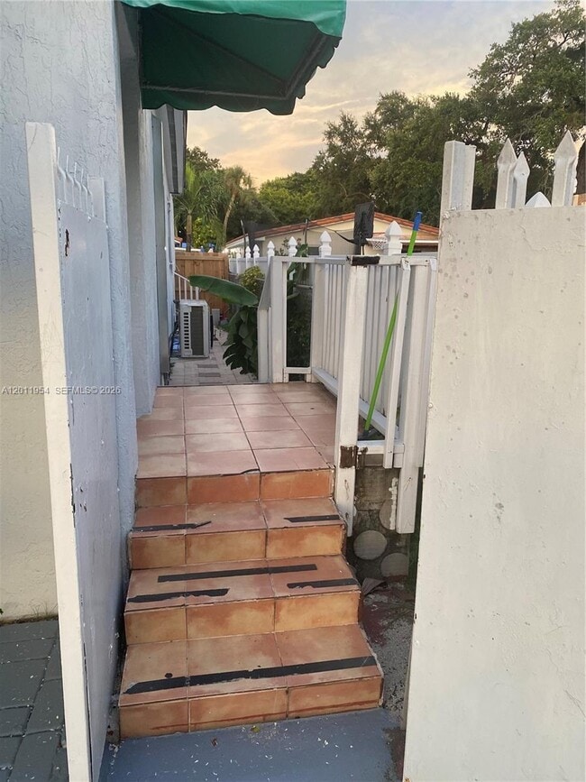 Photo - 1631 NW 29th Ave Unidad 3