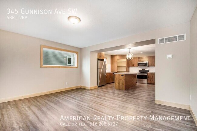 Photo - 345 Gunnison Ave SW
