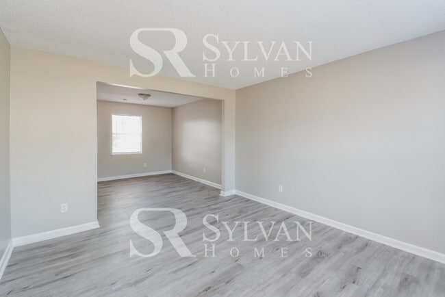 Photo - Enjoy living the good life in this 4 bedro...