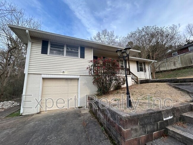 Building Photo - 2249 4th Pl Cir NE