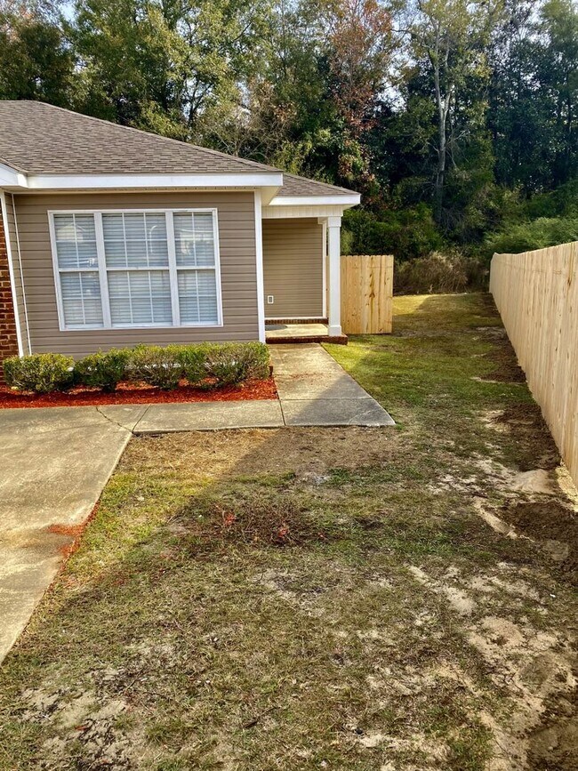 Newly Renovated and Furnished Duplex! Townhome Townhome Rental in