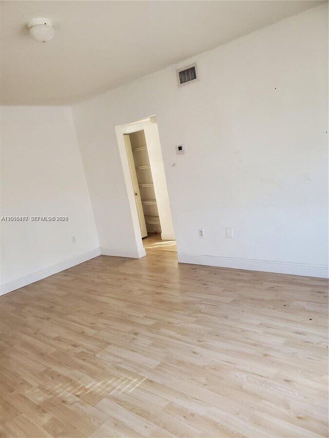 Photo - 8301 NW 4th Ave