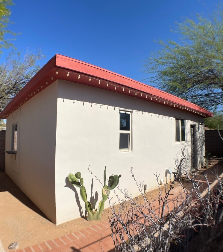 Exterior - 1728 E Waverly St (Tucson, AZ)