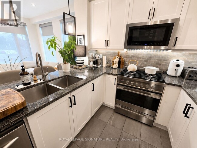 Photo - 35 Applewood Ln
