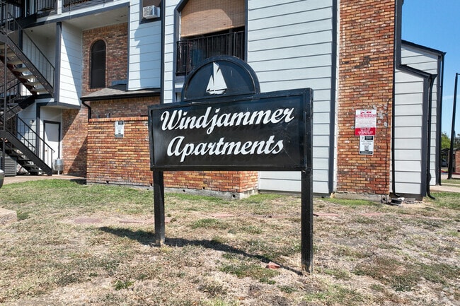 Photo - Vista Isle Apartments