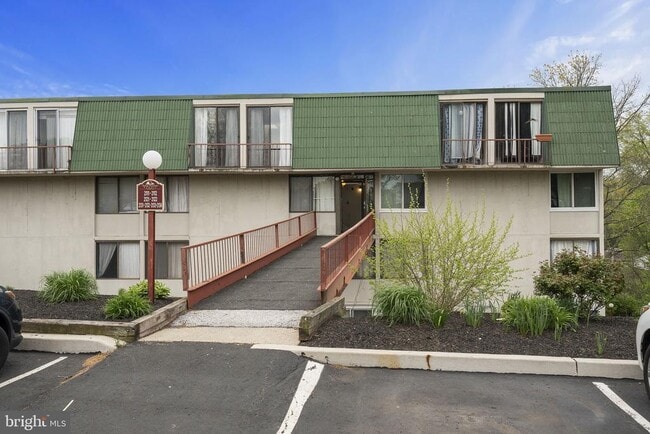 Building Photo - 2134 Forest Ln Unit E-12 Rental
