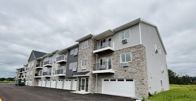 Building Photo - Evora Rental