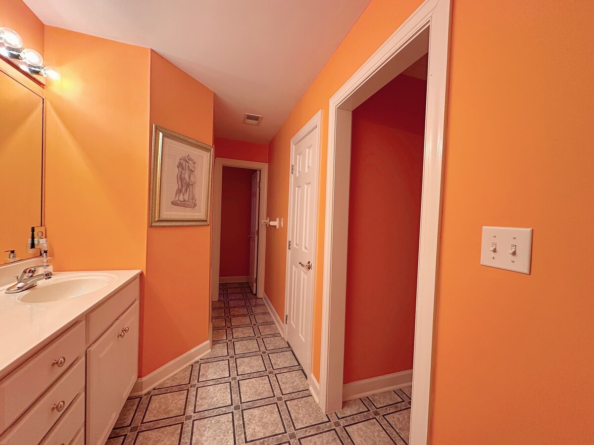 Photo - 100 Steep Bank Dr