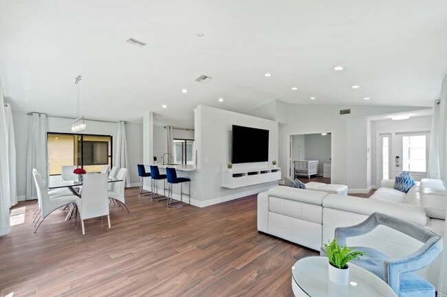 Photo - 19977 Villa Medici Pl