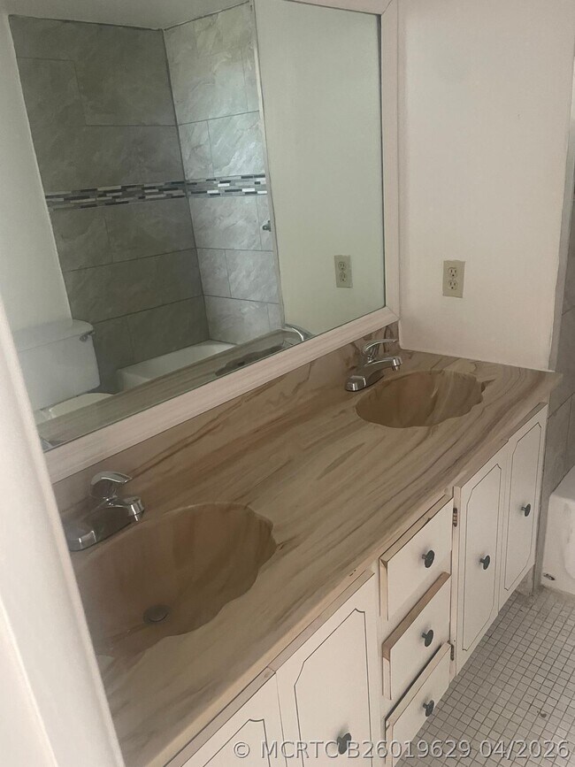 2571 Aragon Blvd Unit 414