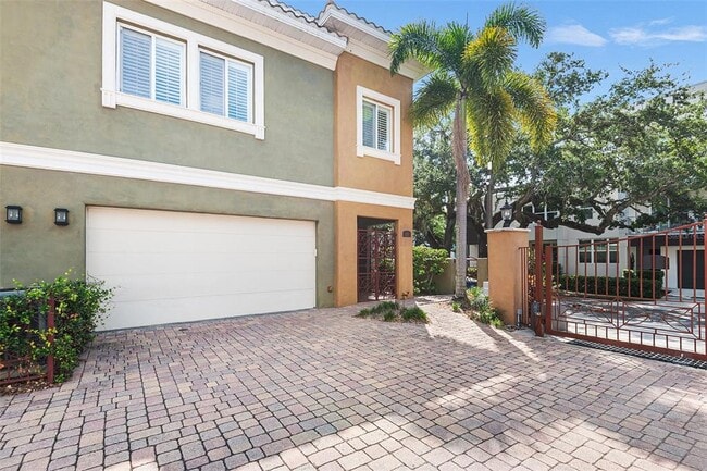 Building Photo - 4907 Bayshore Blvd Rental