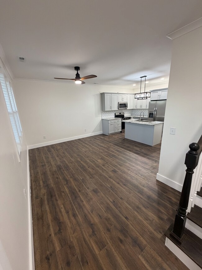 Photo - 1413 Woodbine Ave