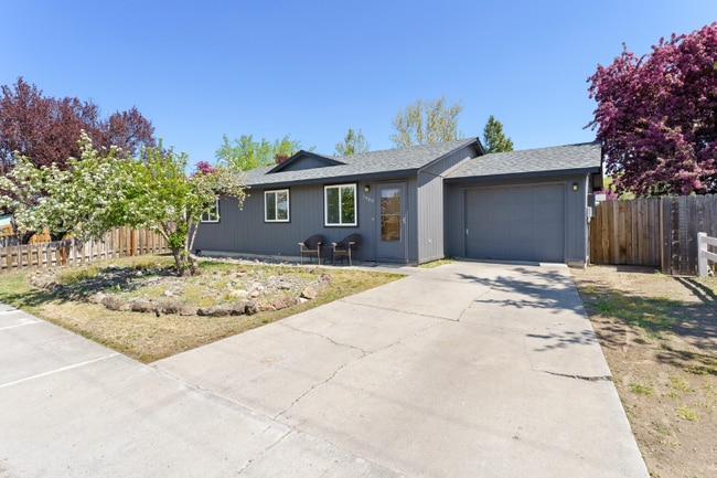 Building Photo - 1640 SW 35th St Rental