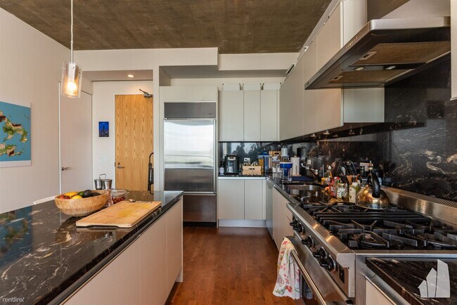 Photo - 1 br, 1 bath Condo - 600 N Fairbanks Ct