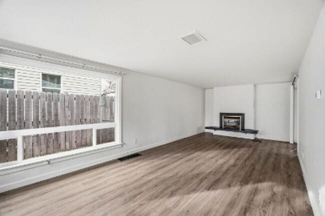 Photo - 1307 E Thurston Ave