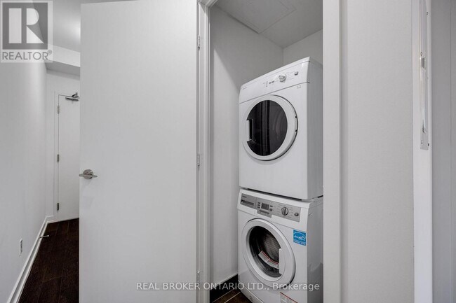 Photo - 1030 King St W Unit Ph 25