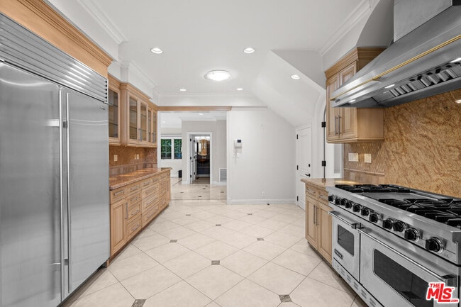 204 Foothill Rd