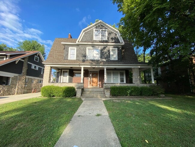 Building Photo - 1929 Summit St Unit 1929 Rental